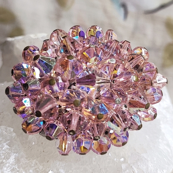 Pink Aurora Borealis Bicone Huge Oval Crystal Silver Tone Vintage Brooch Pin - Picture 1 of 11